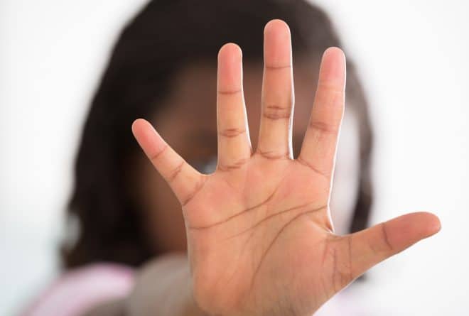 Gufata ku nguvu uwo mwubakanye:  birabaho kandi biragisibije