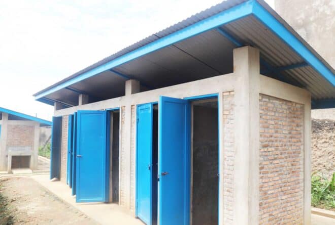 Toilettes publiques : trop peu et trop sales !