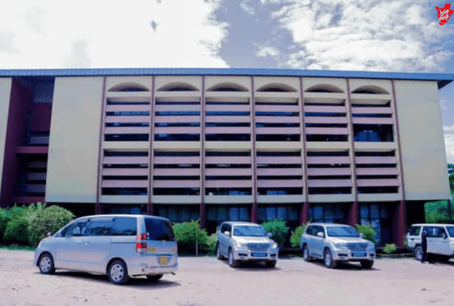 Kaminuza y’Uburundi : « Uko nasanze ingovyi yampetse » 