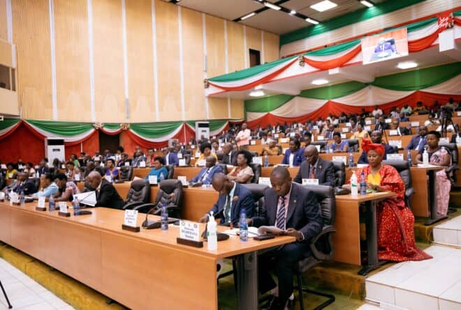 L’âge, un outil pour exclure les jeunes de la gestion de la “Res publica’’ ?