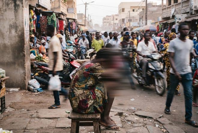 Linda, 14 ans, seule à Nairobi face à ses sauveurs-ravisseurs