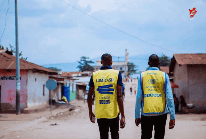Le gilet ne fait pas le banquier : la face cachée des agents Mobile Money au Burundi