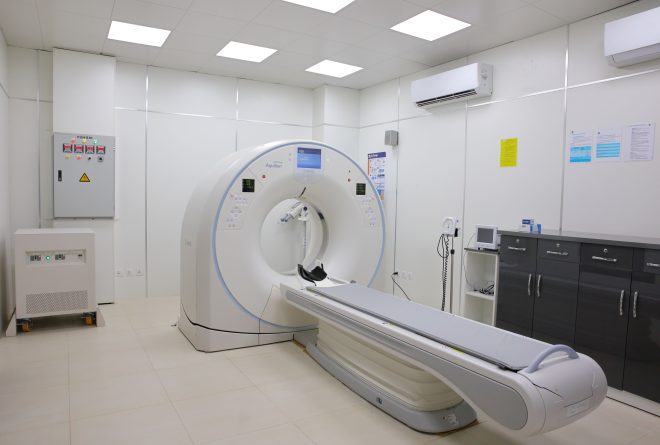Scanner à Gitega : un pas vers l’équité et la décentralisation des soins